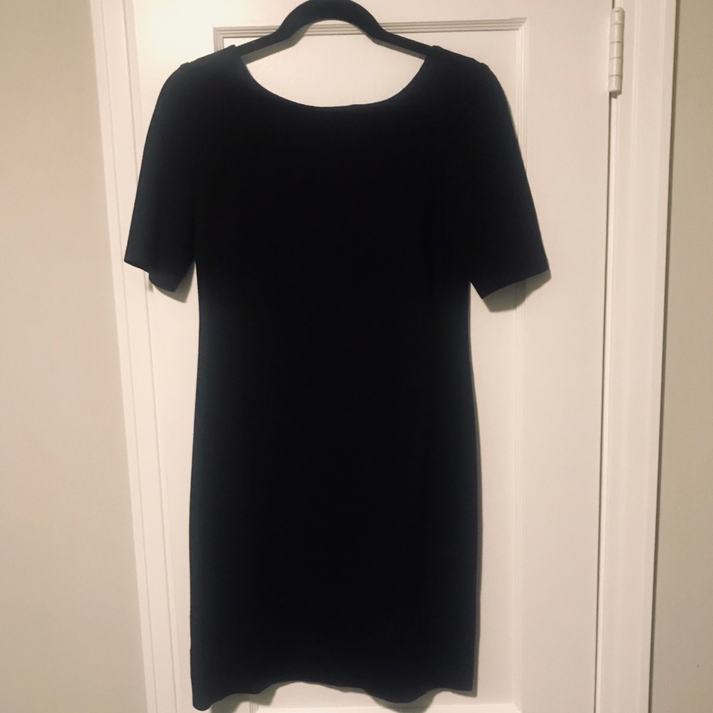 Banana Republic Black ponte shift dress size 4